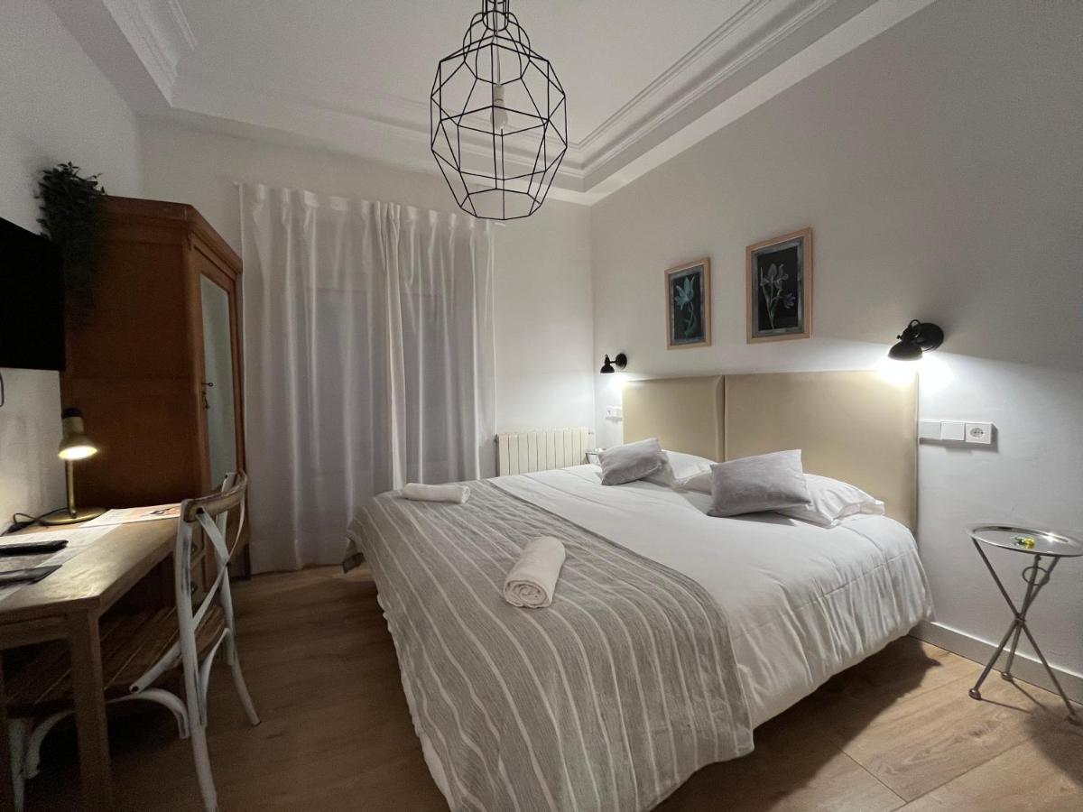 Pension Boutique Dona Urraca Бургос Экстерьер фото