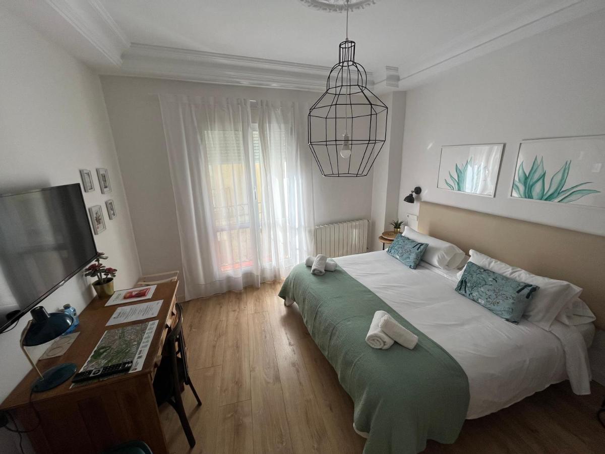 Pension Boutique Dona Urraca Бургос Экстерьер фото